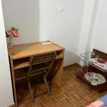Апартаменты Habitacion Doble En Figueres Фигерас Экстерьер фото