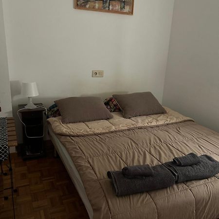 Апартаменты Habitacion Doble En Figueres Фигерас Экстерьер фото